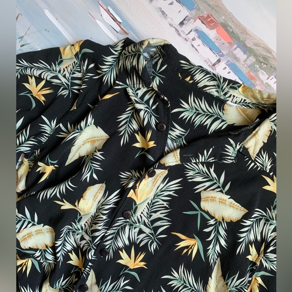 🏝️Vintage Hawaiian Print Short Sleeve Shirt🏝️ - Picture 2 of 7